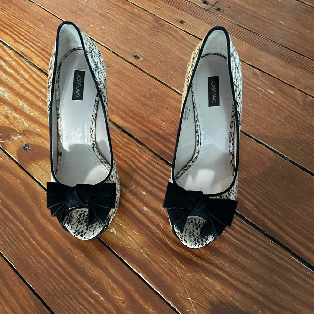 Python print with Black Bows